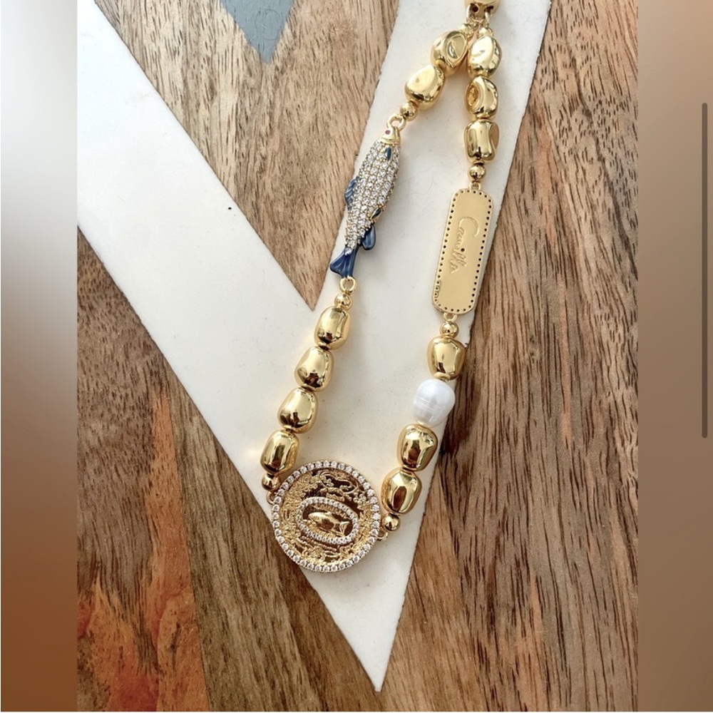 Camilla “Lockets Loaded” Phone Bracelet - Picture 3 of 9